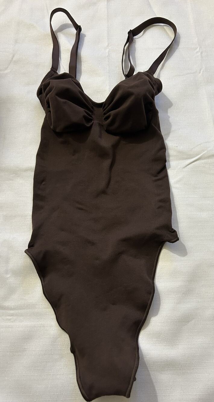 Skims NWOT Women's Snatched Seamless Sculpt Thong Bodysuit Cocoa Size Small